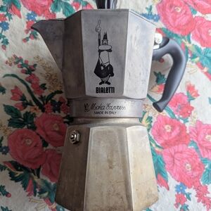 Bialetti Moka Express Stovetop Espresso Maker - Silver